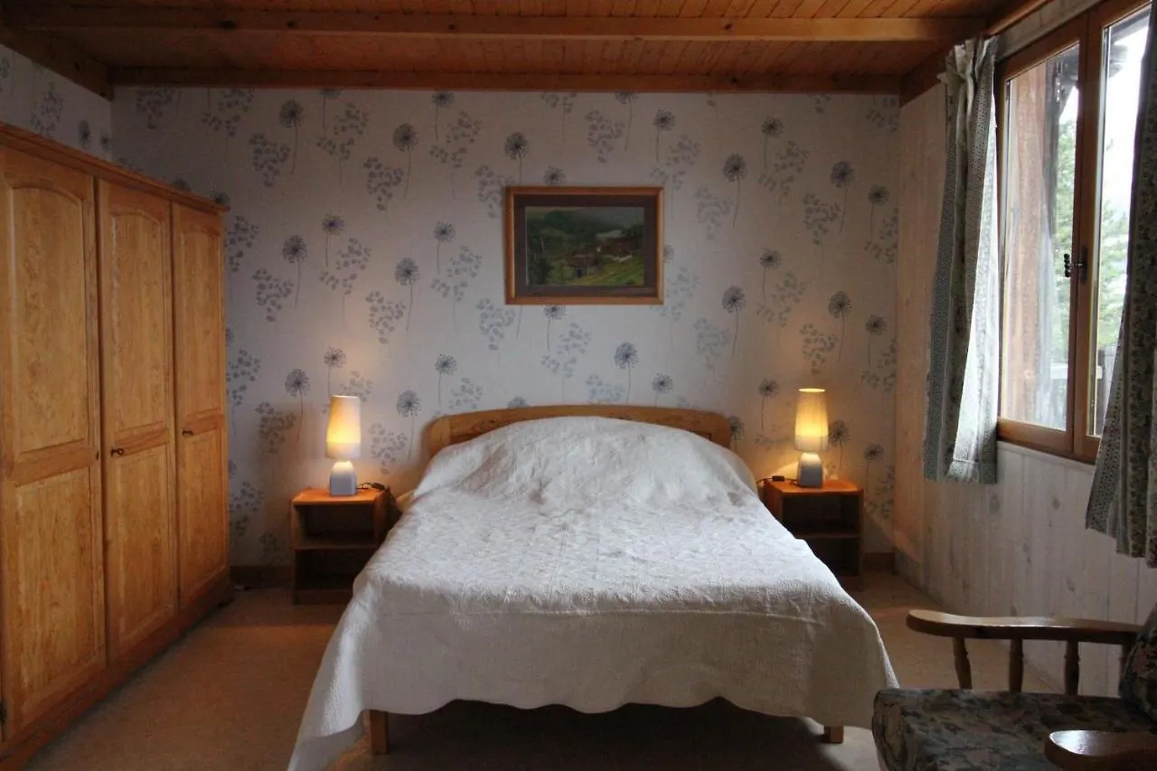 Le Vieux Chalet Bed & Breakfast Embrun 0*,  France