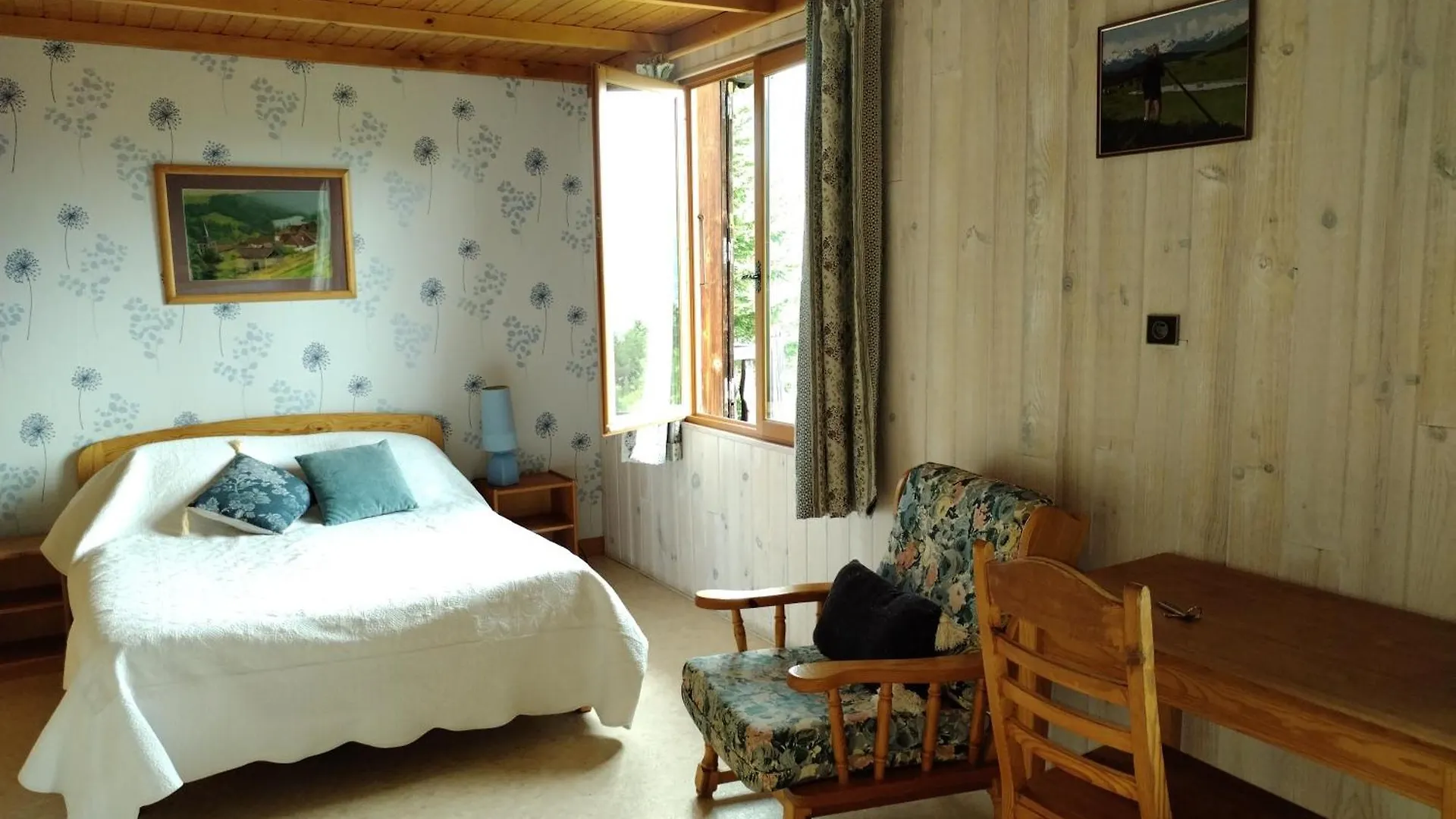 Le Vieux Chalet Bed & Breakfast Embrun France